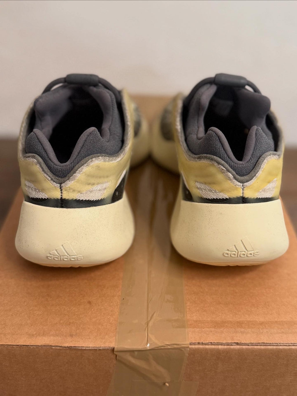 Yeezy 700 v3 Salt Fade (Pre-Owned, Like New)