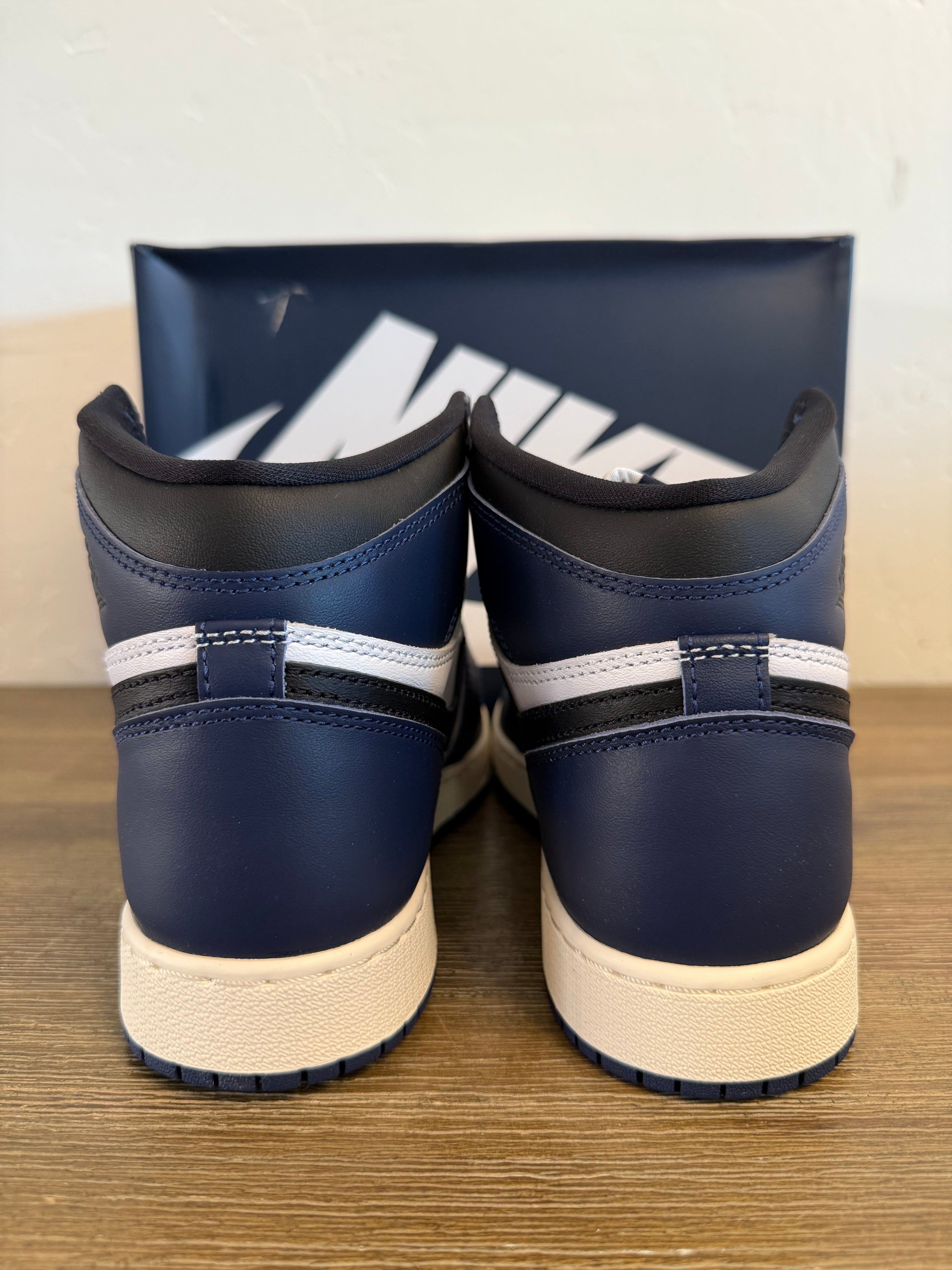 Jordan 1 Mid Midnight Navy