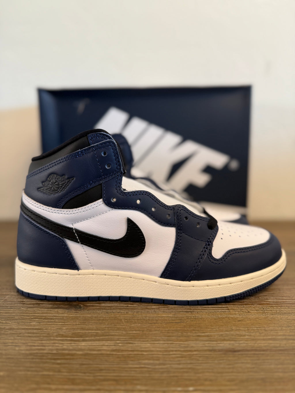 Jordan 1 Mid Midnight Navy