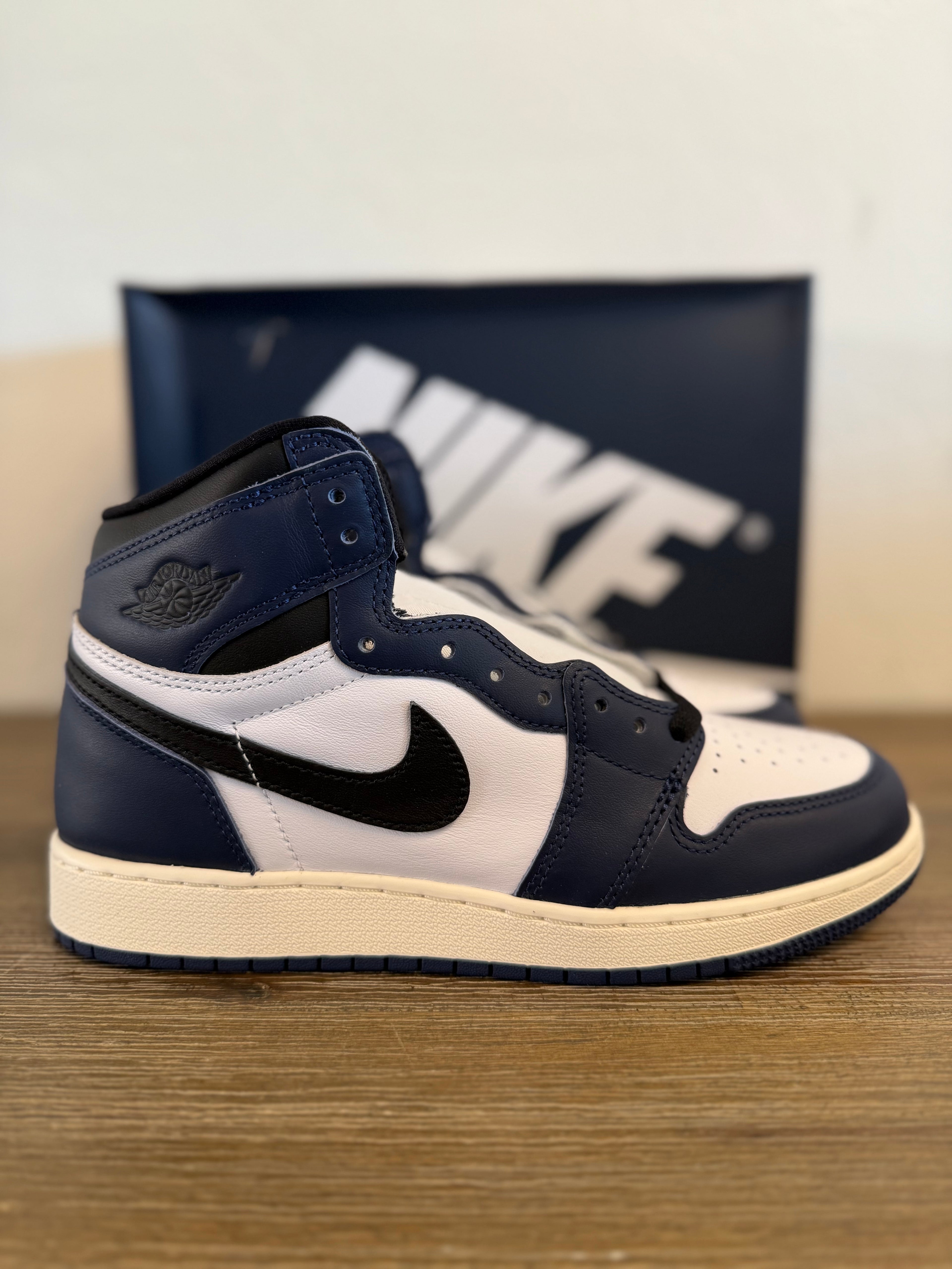Jordan 1 Mid Midnight Navy