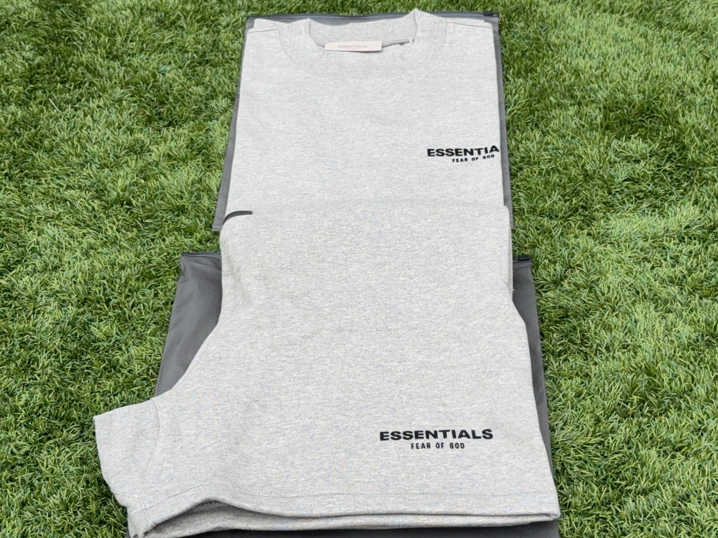 ESSENTIALS TEE / SHORTS SET