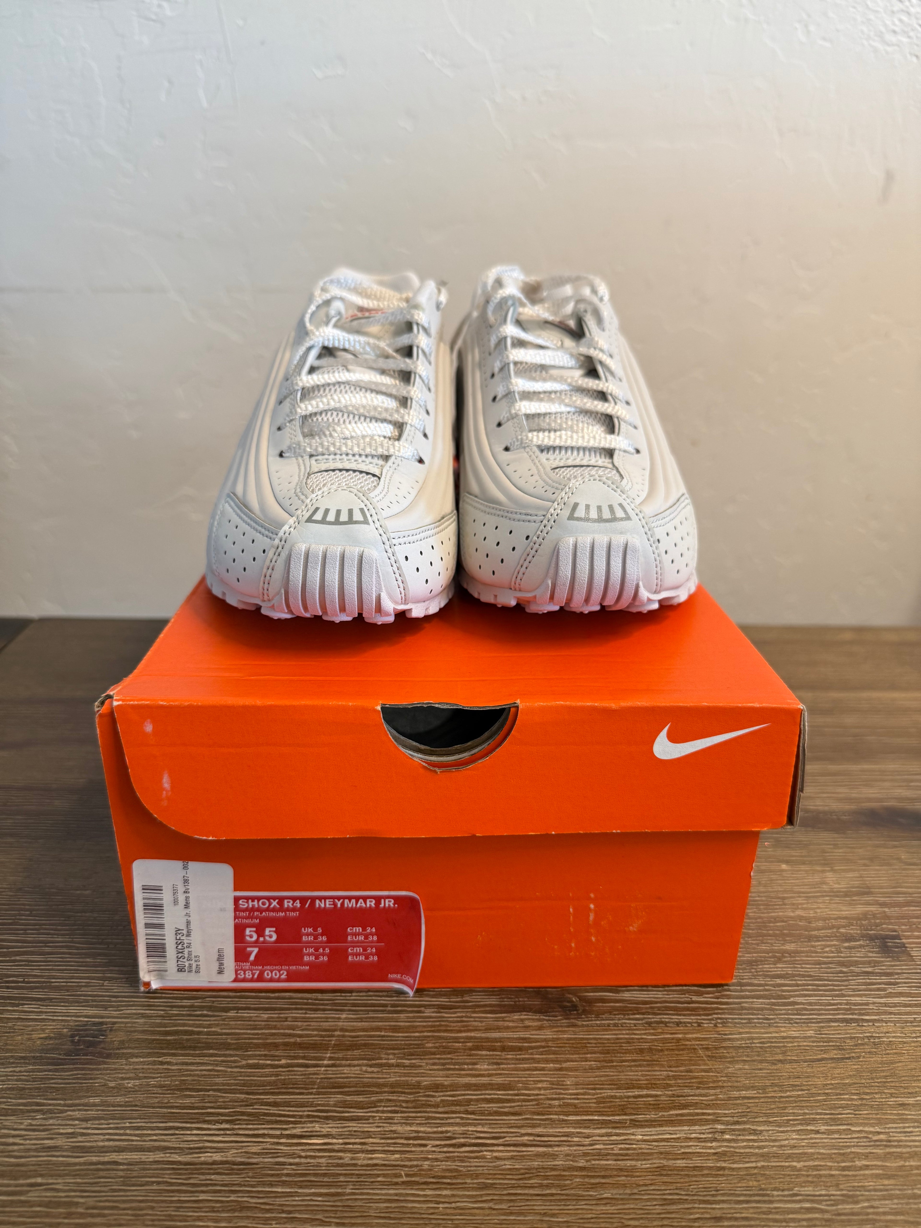 Nike Shox R4 Neymar Jr Platinum Tint GS (Brand New)