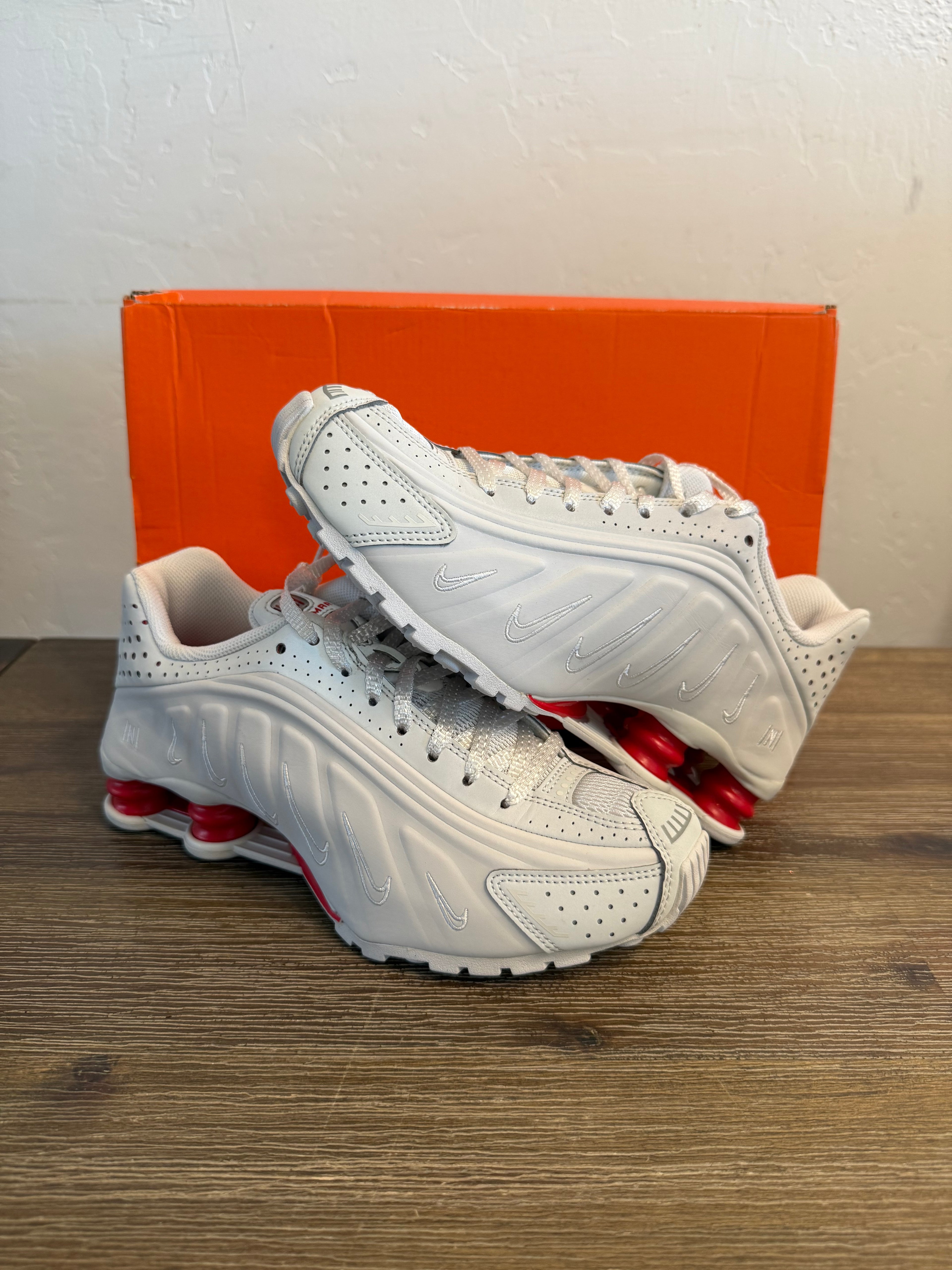 Nike Shox R4 Neymar Jr Platinum Tint GS (Brand New)