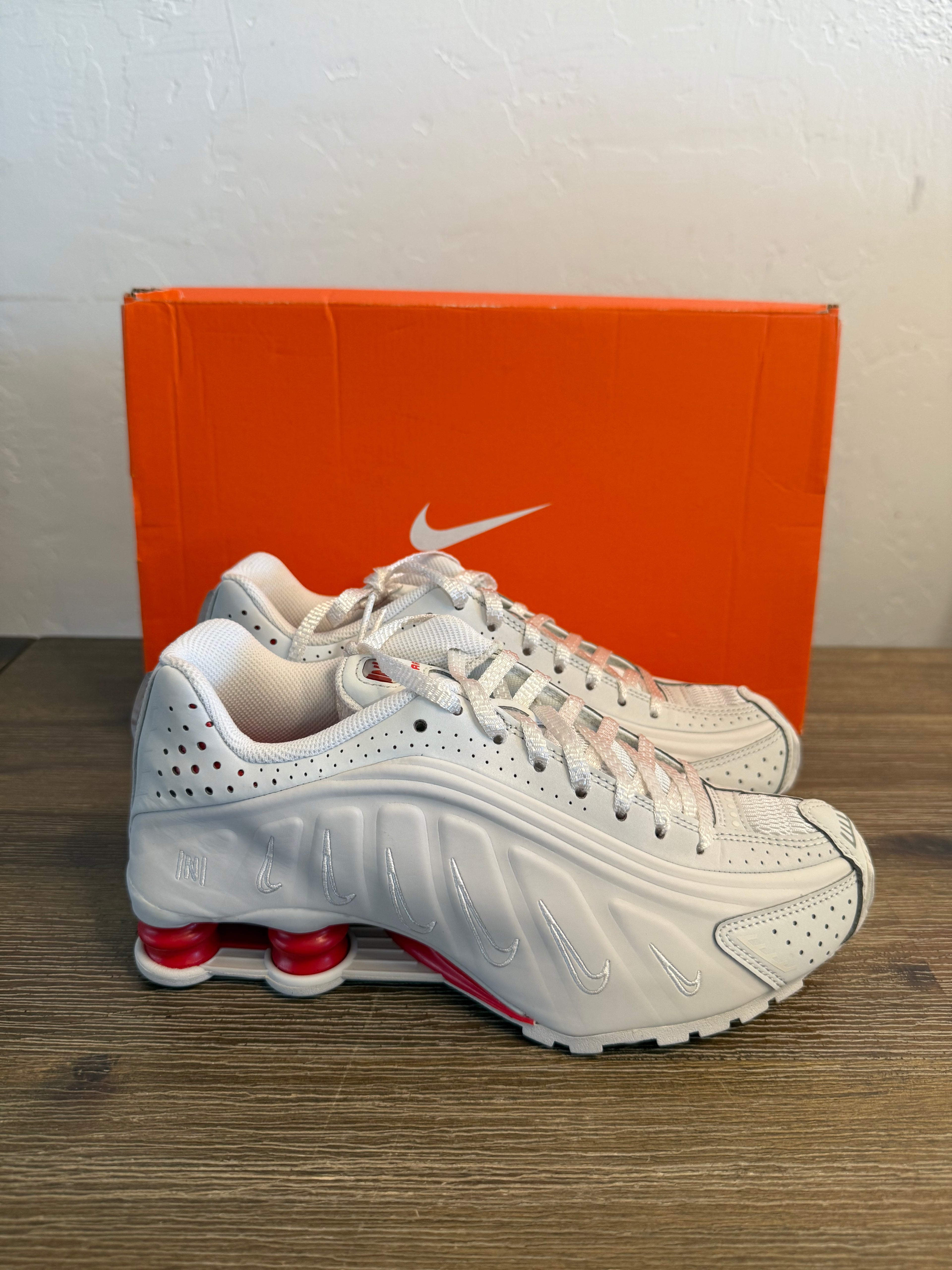 Nike Shox R4 Neymar Jr Platinum Tint GS (Brand New)