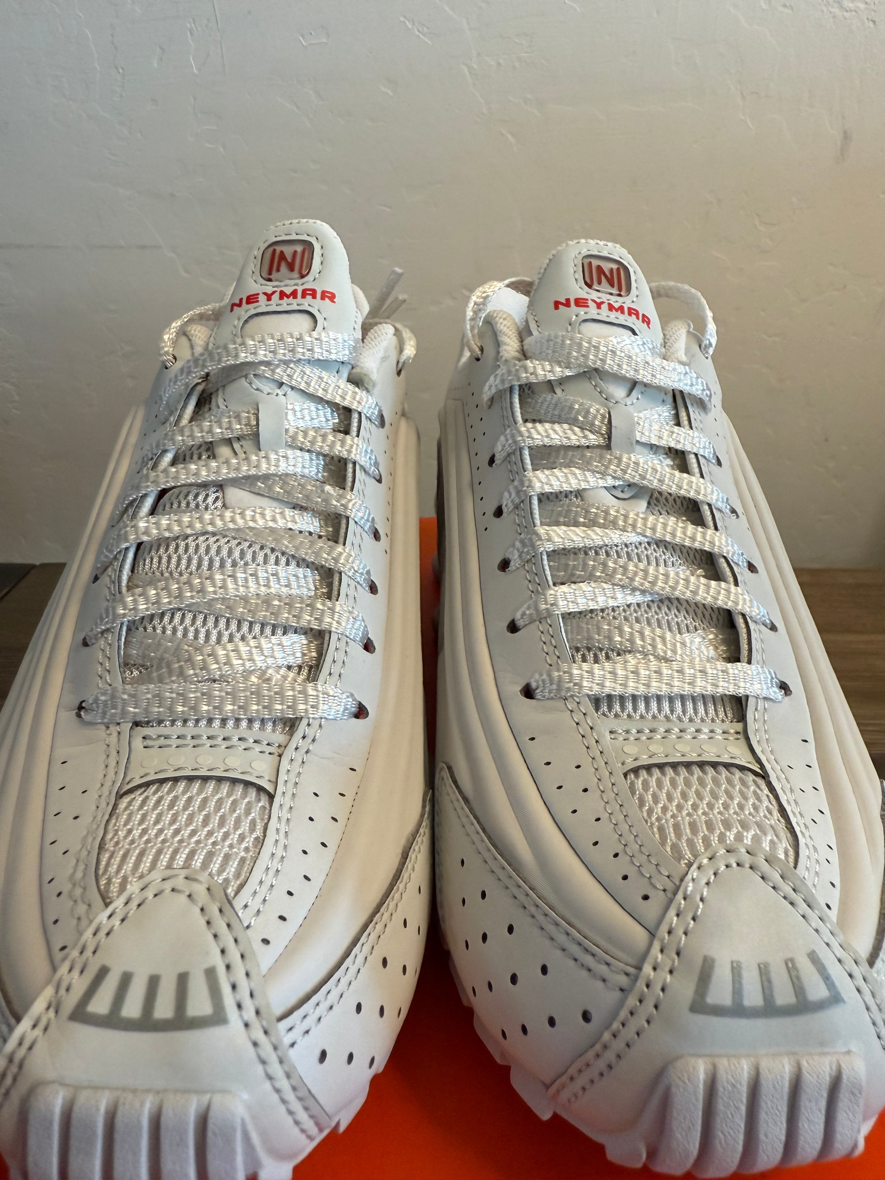 Nike Shox R4 Neymar Jr Platinum Tint GS (Brand New)