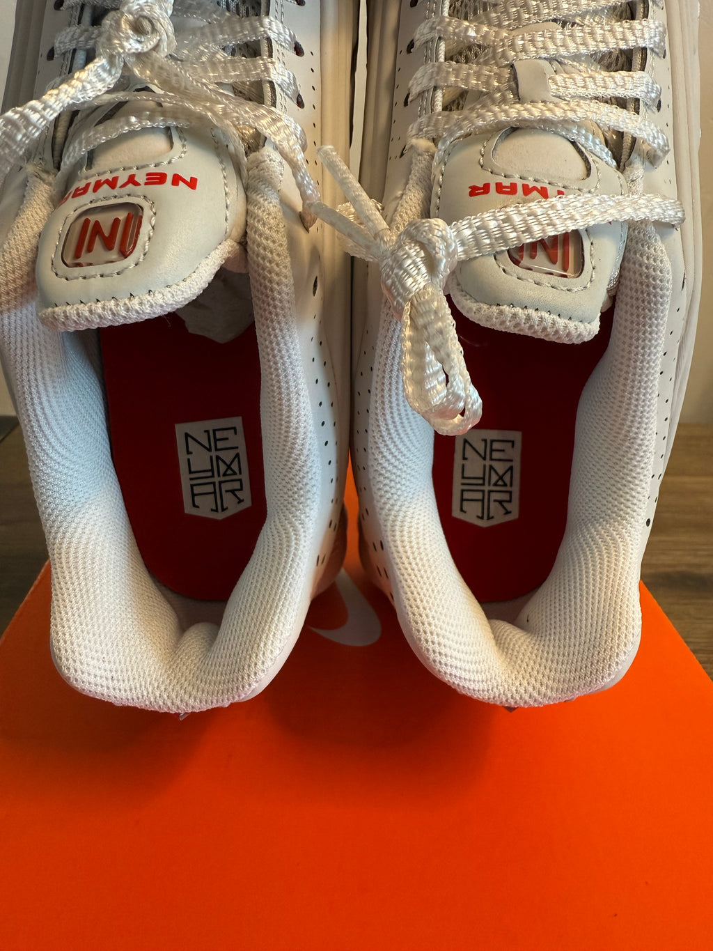 Nike Shox R4 Neymar Jr Platinum Tint GS (Brand New)