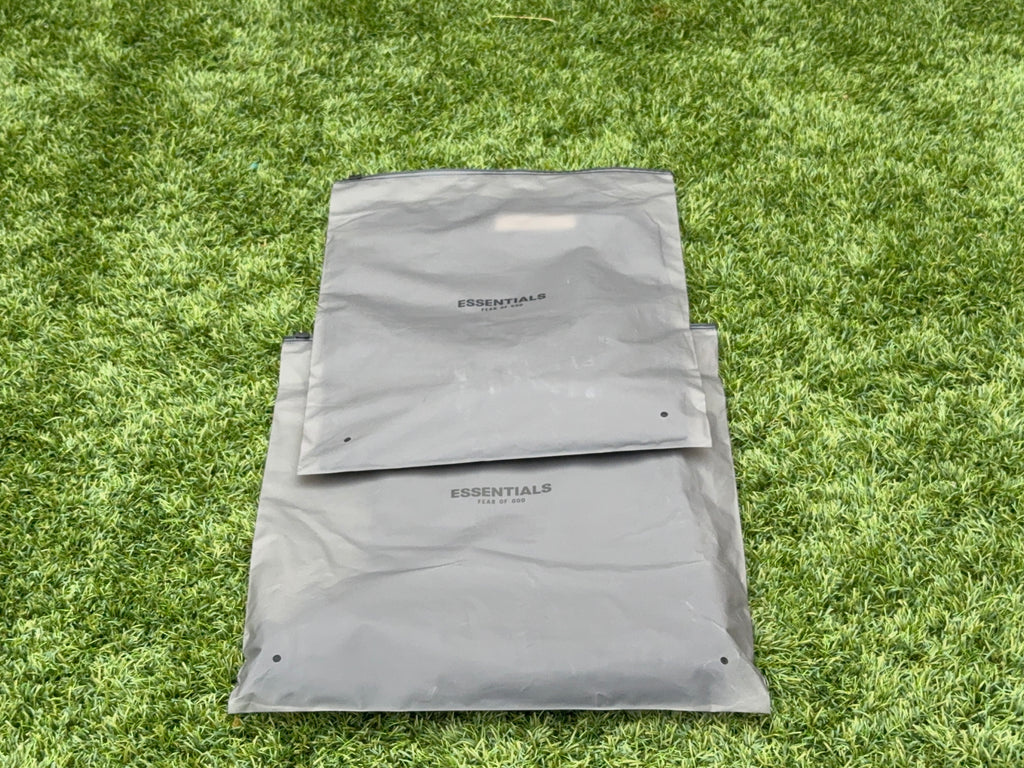 ESSENTIALS TEE / SHORTS SET