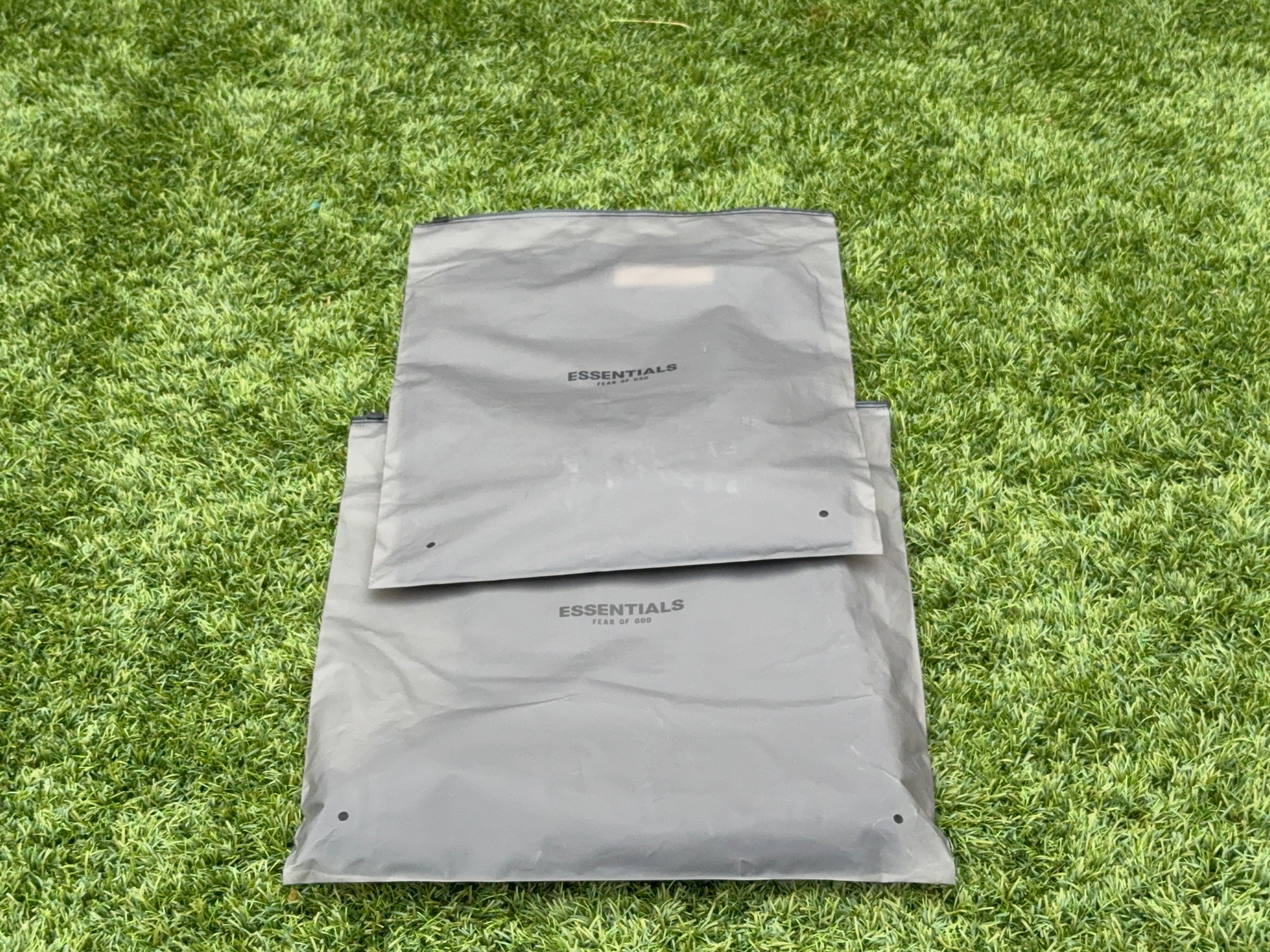 ESSENTIALS TEE / SHORTS SET