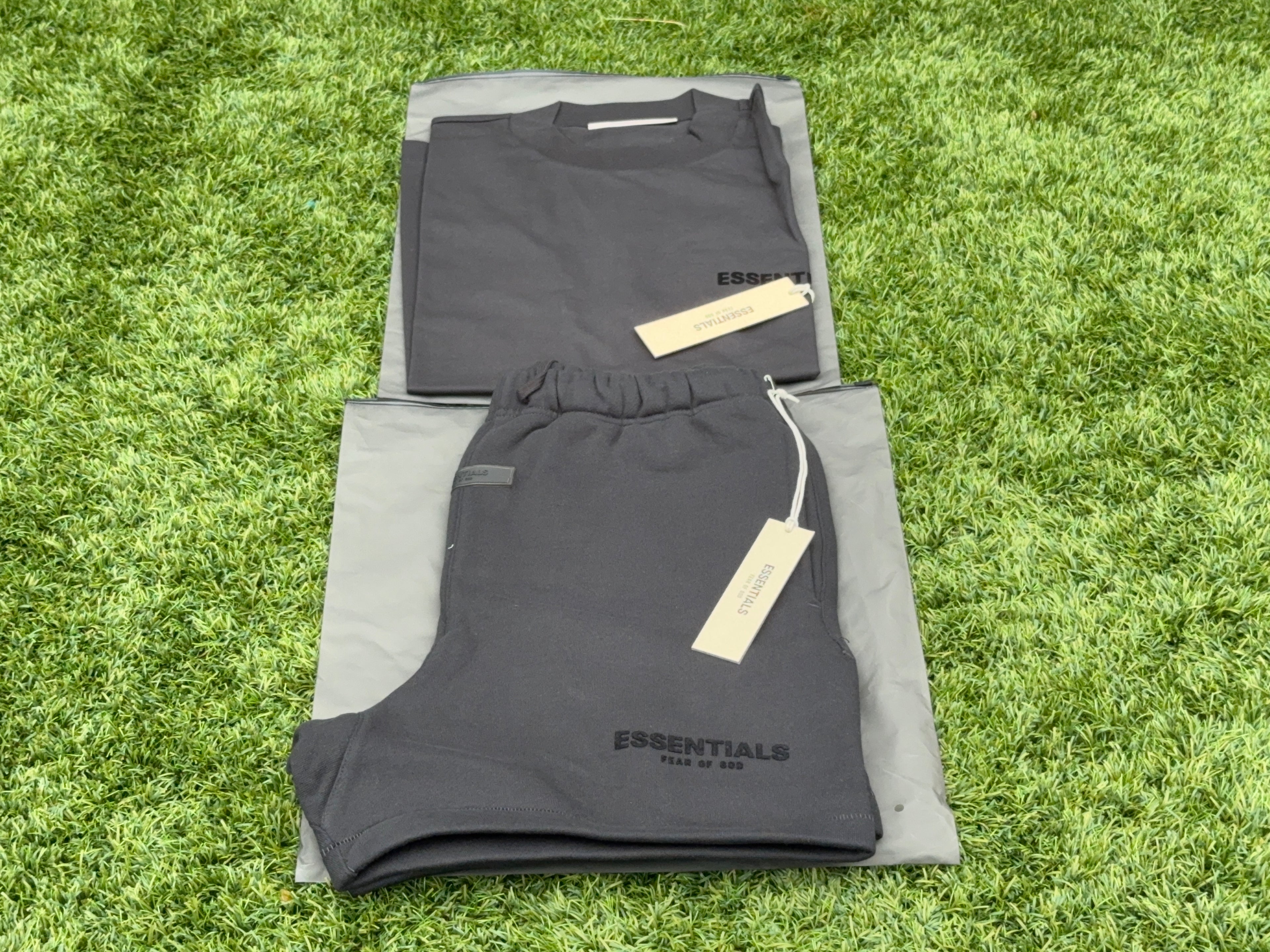 ESSENTIALS TEE / SHORTS SET