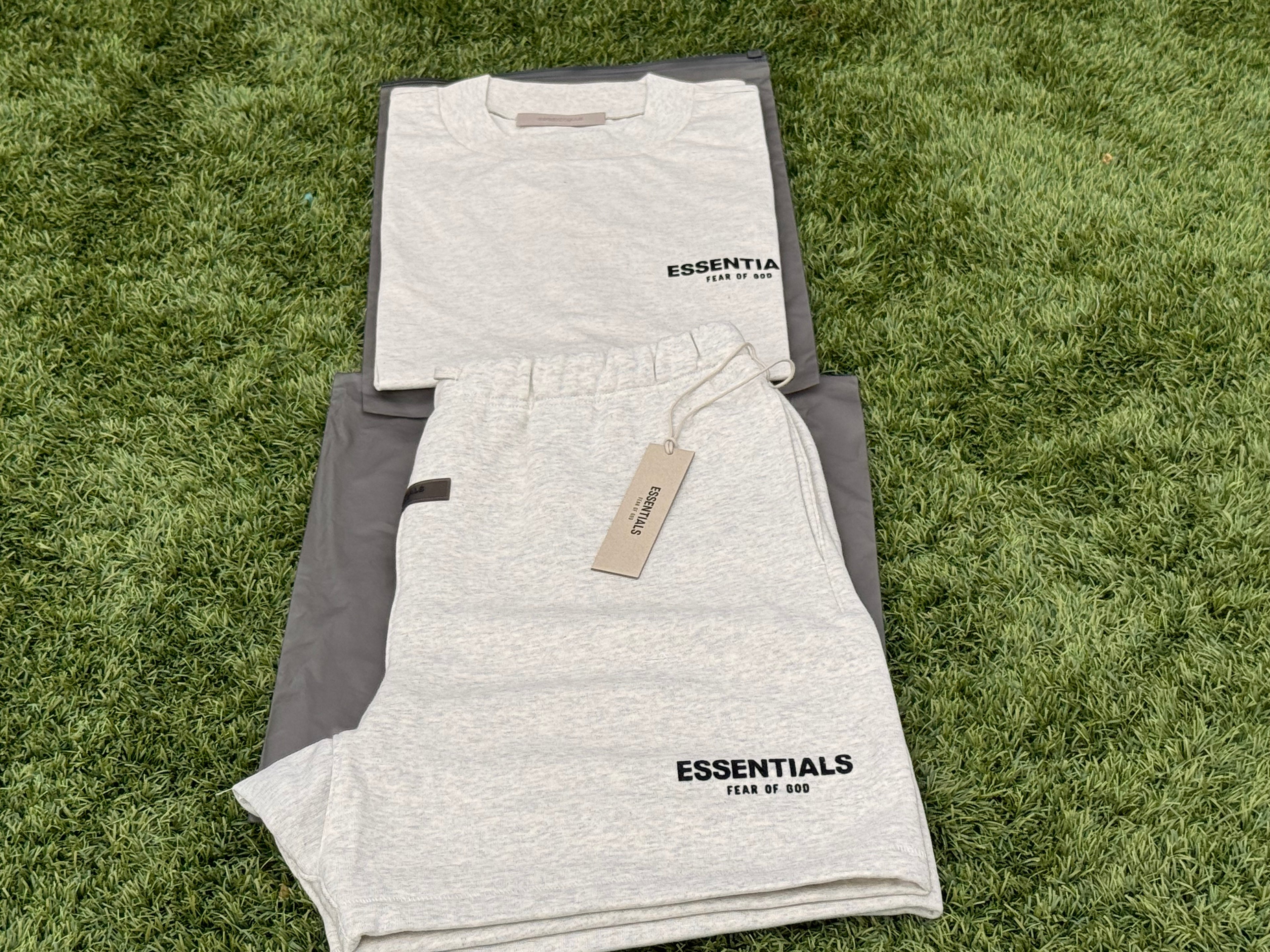 ESSENTIALS TEE / SHORTS SET