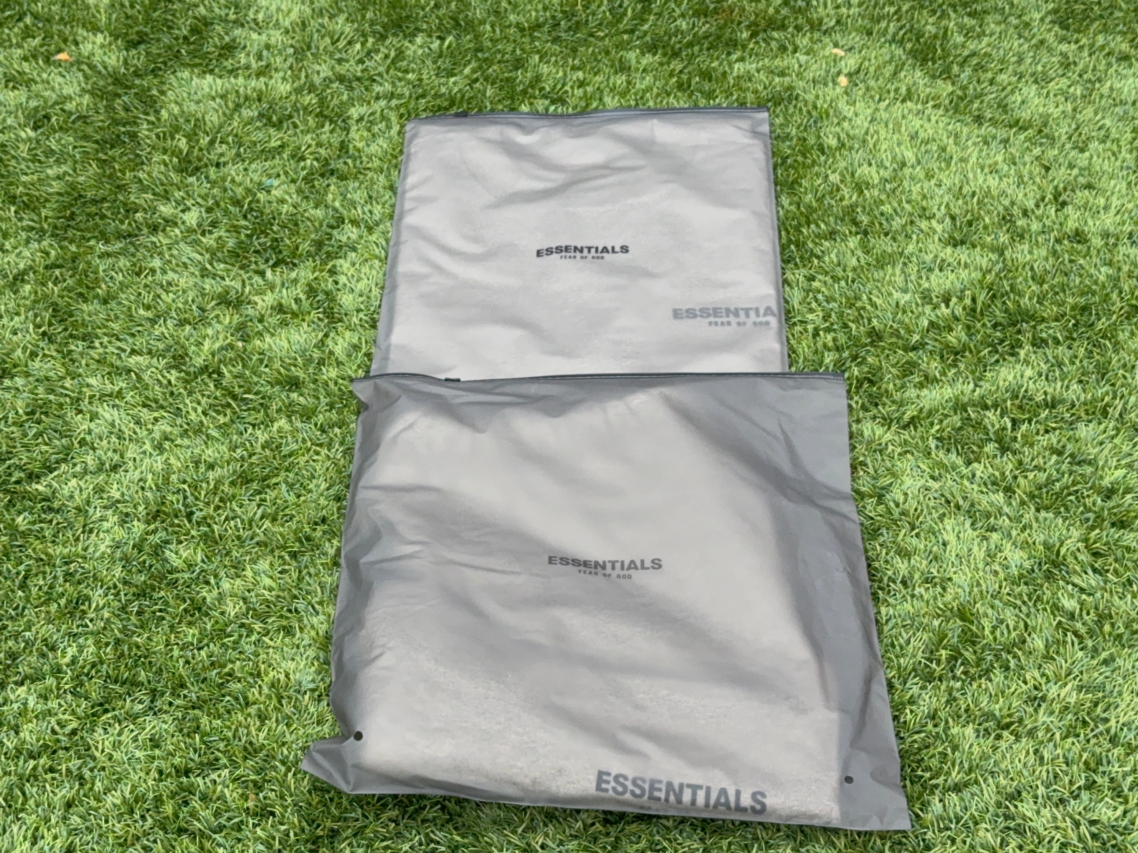 ESSENTIALS TEE / SHORTS SET